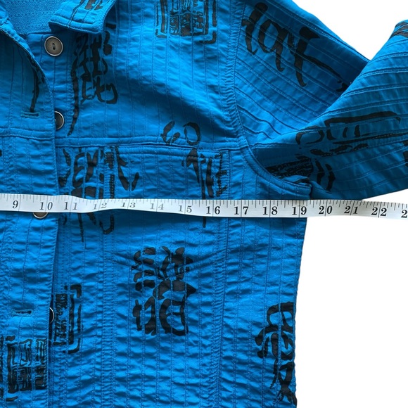 Chico’s jacket turquoise with black Chinese characters EUC fits Size M - Picture 3 of 9